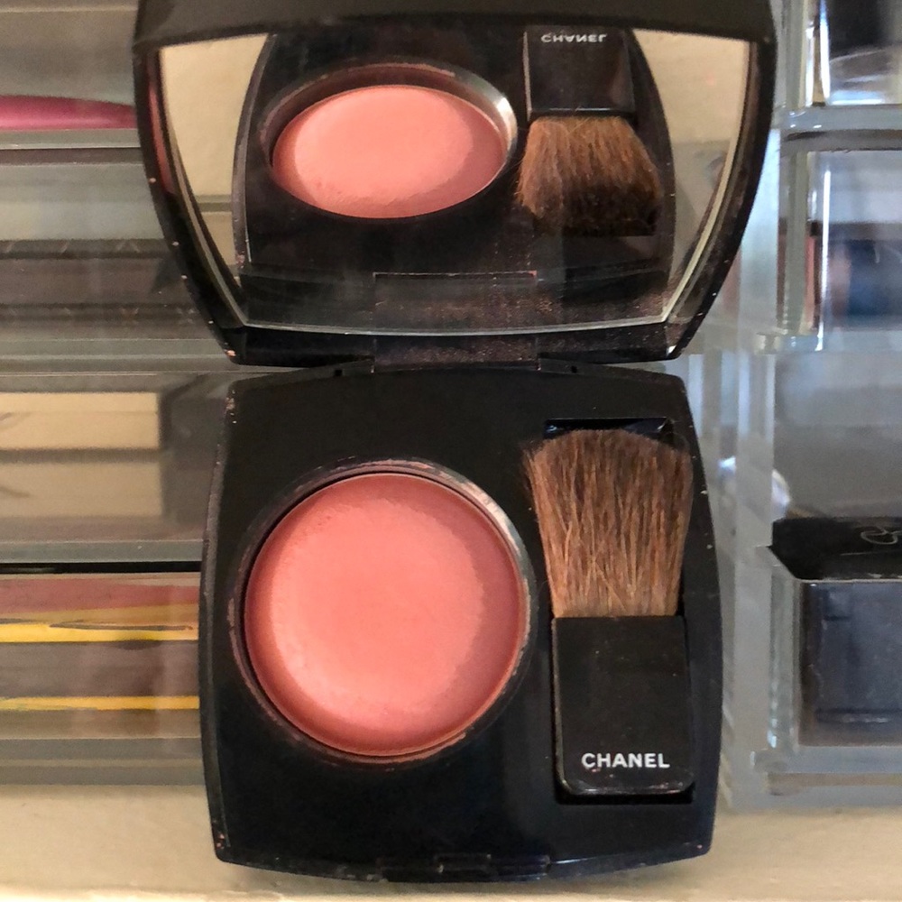 CHANEL Rose Petale blush Joues Contraste